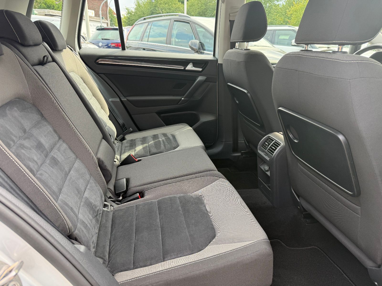 Fahrzeugabbildung Volkswagen Golf SportsvanVII Lounge*Sehr gepflegt*Klima*AHK