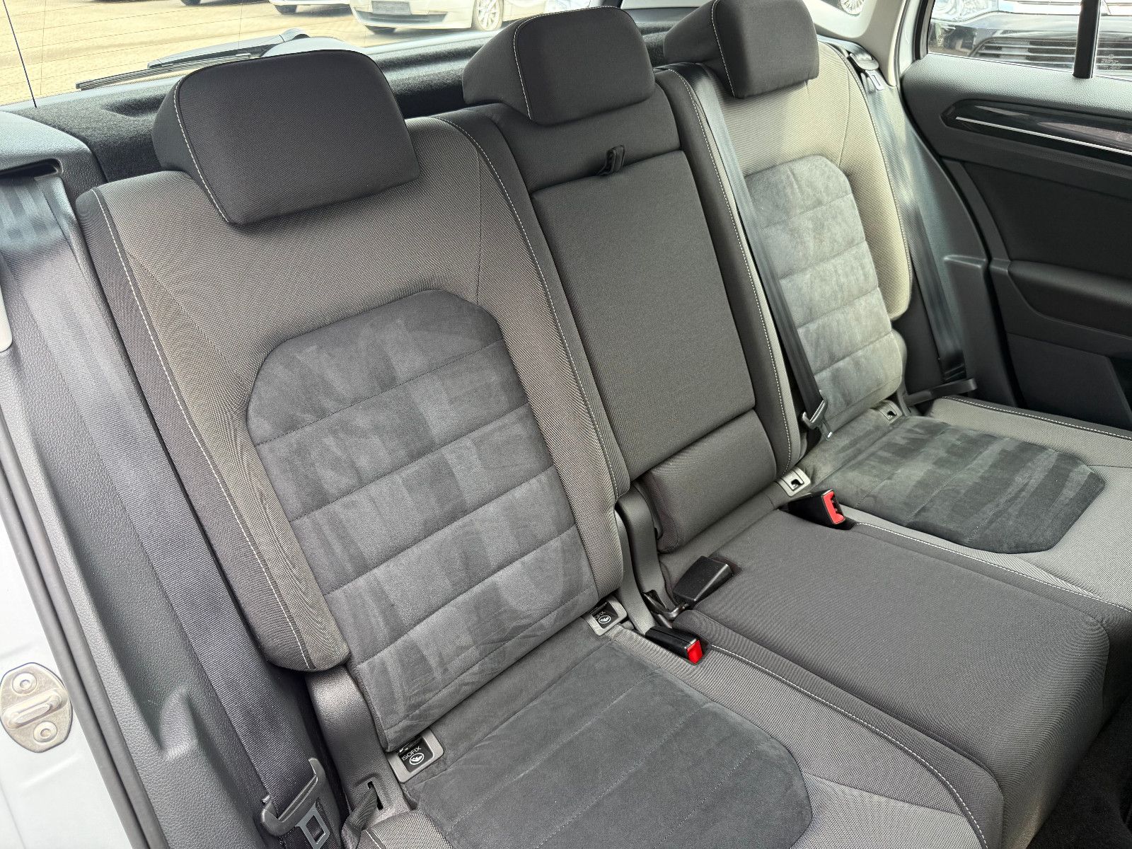 Fahrzeugabbildung Volkswagen Golf SportsvanVII Lounge*Sehr gepflegt*Klima*AHK