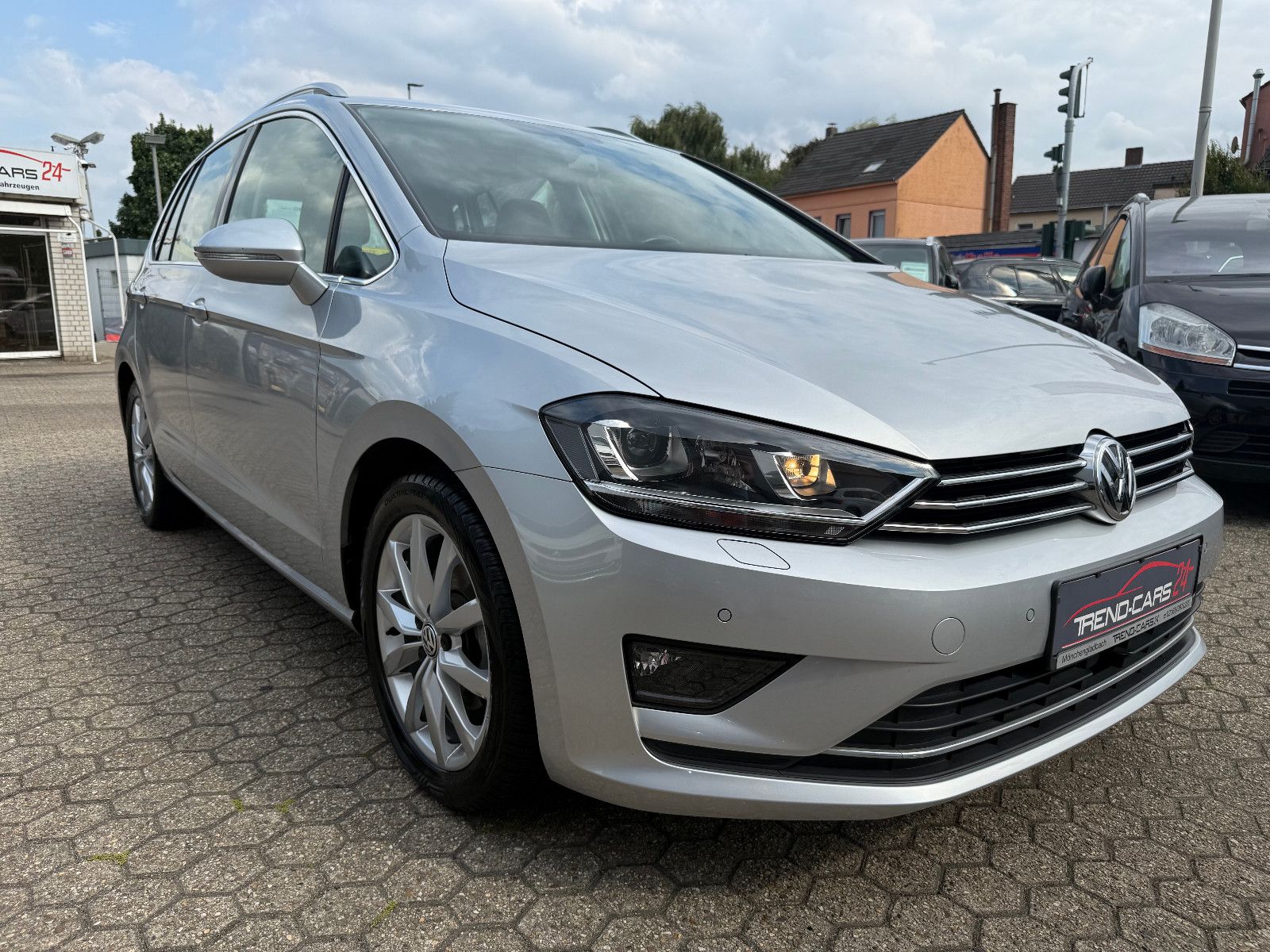 Fahrzeugabbildung Volkswagen Golf SportsvanVII Lounge*Sehr gepflegt*Klima*AHK