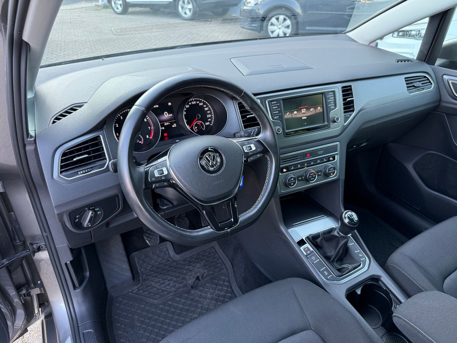 Fahrzeugabbildung Volkswagen Golf SportsvanVII Highline lounge*Klima*Tempomat