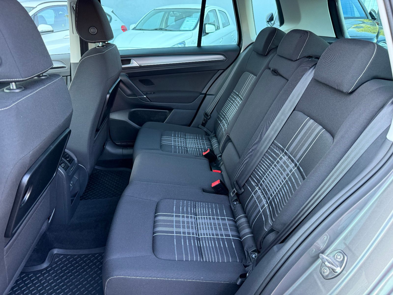 Fahrzeugabbildung Volkswagen Golf SportsvanVII Highline lounge*Klima*Tempomat