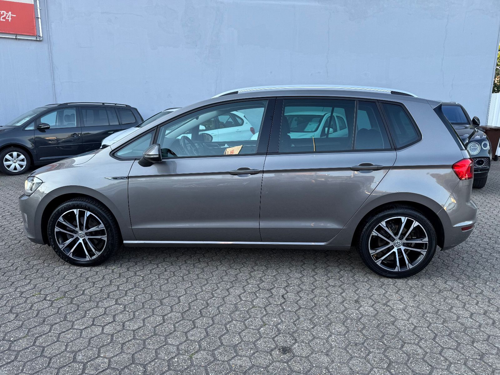 Fahrzeugabbildung Volkswagen Golf SportsvanVII Highline lounge*Klima*Tempomat