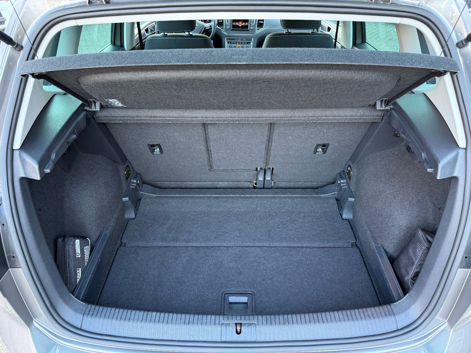 Fahrzeugabbildung Volkswagen Golf SportsvanVII Highline lounge*Klima*Tempomat