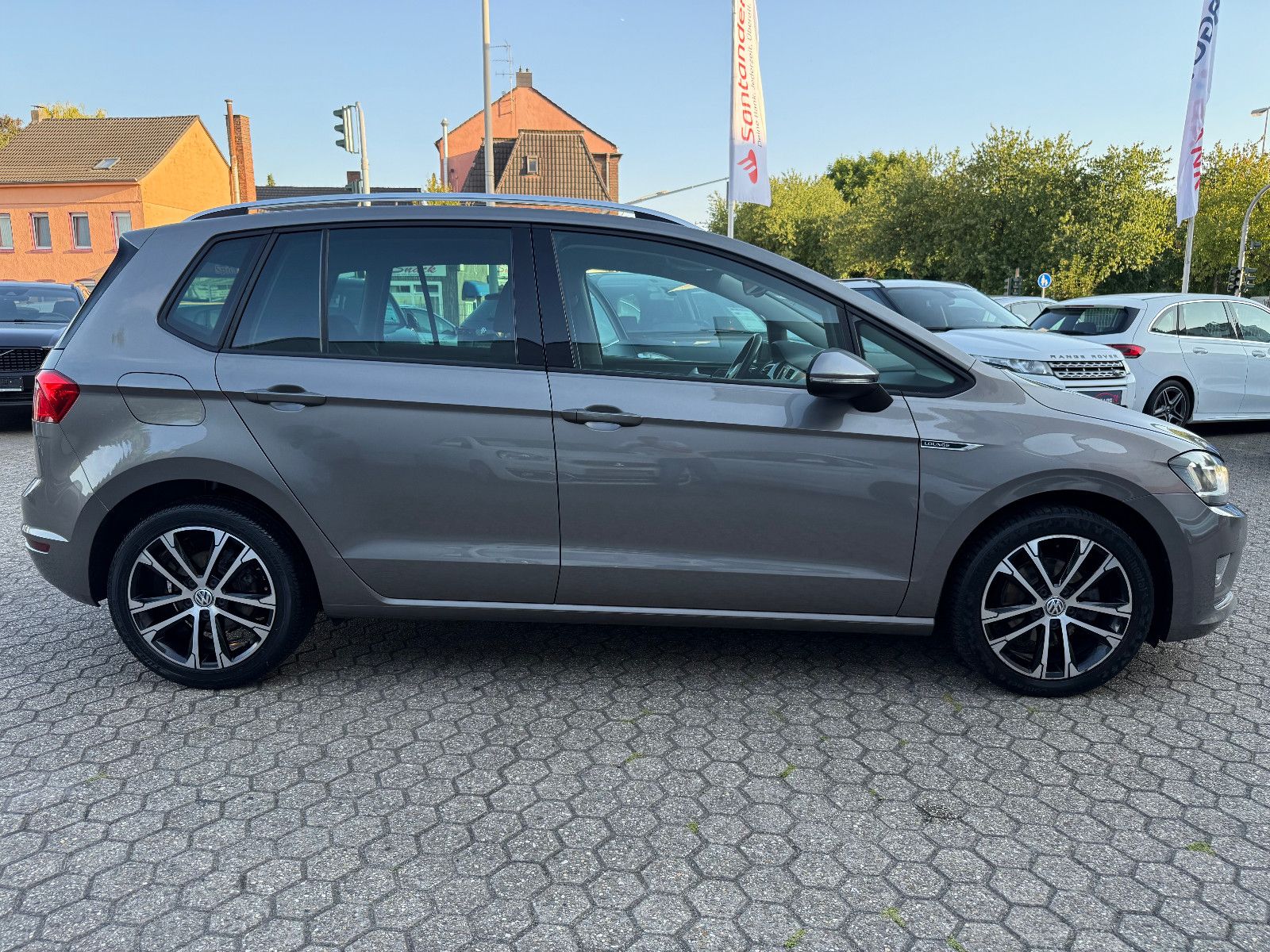 Fahrzeugabbildung Volkswagen Golf SportsvanVII Highline lounge*Klima*Tempomat