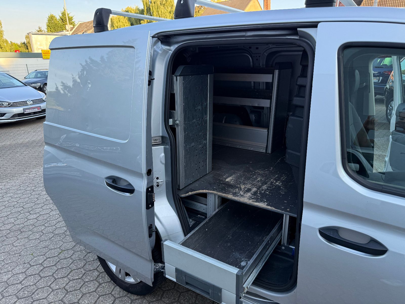 Fahrzeugabbildung Volkswagen Caddy Cargo EcoProfi*Klima*Regalsystem*