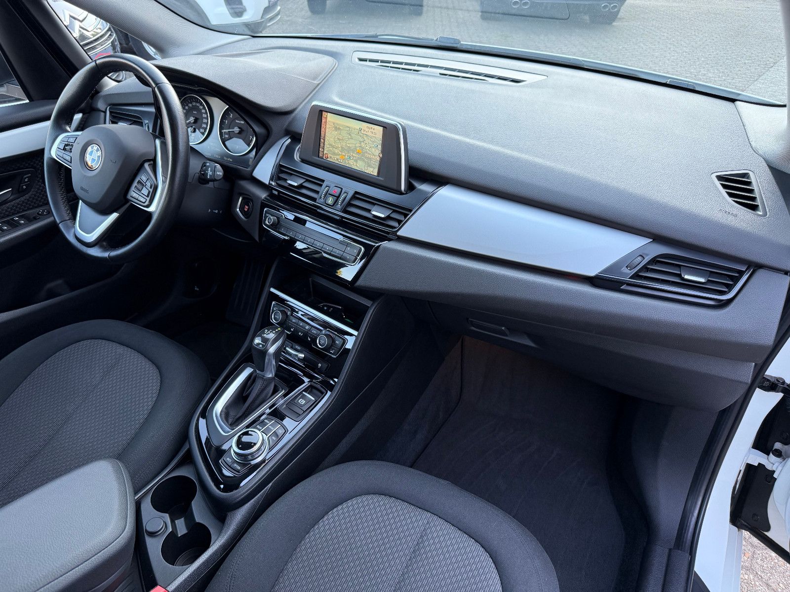 Fahrzeugabbildung BMW 225 Baureihe 2 Active Tourer 225 xe Advantage