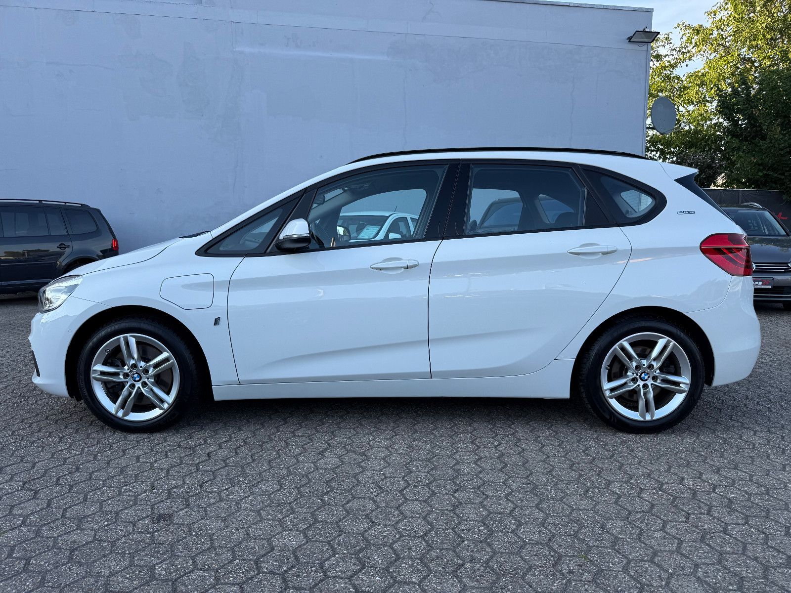Fahrzeugabbildung BMW 225 Baureihe 2 Active Tourer 225 xe Advantage