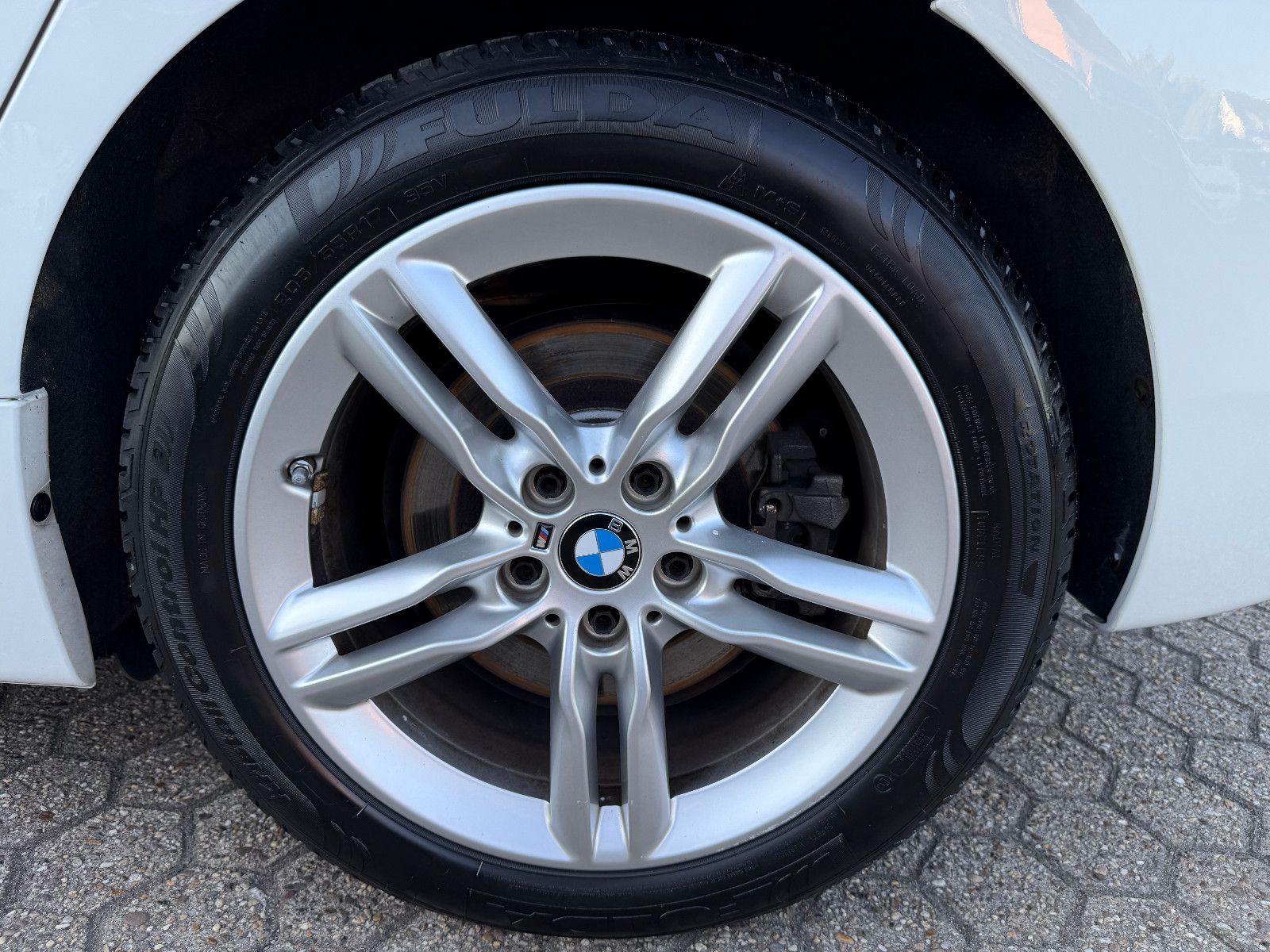 Fahrzeugabbildung BMW 225 Baureihe 2 Active Tourer 225 xe Advantage