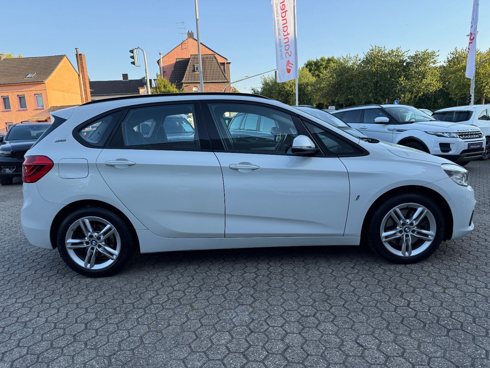 Fahrzeugabbildung BMW 225 Baureihe 2 Active Tourer 225 xe Advantage