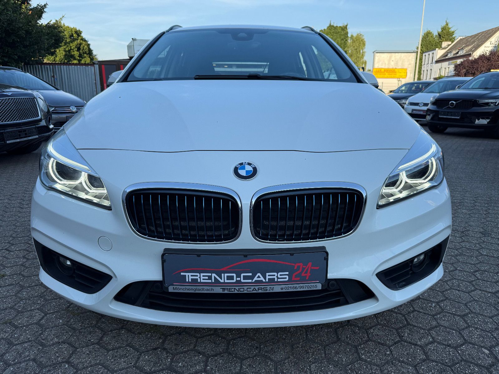 Fahrzeugabbildung BMW 225 Baureihe 2 Active Tourer 225 xe Advantage
