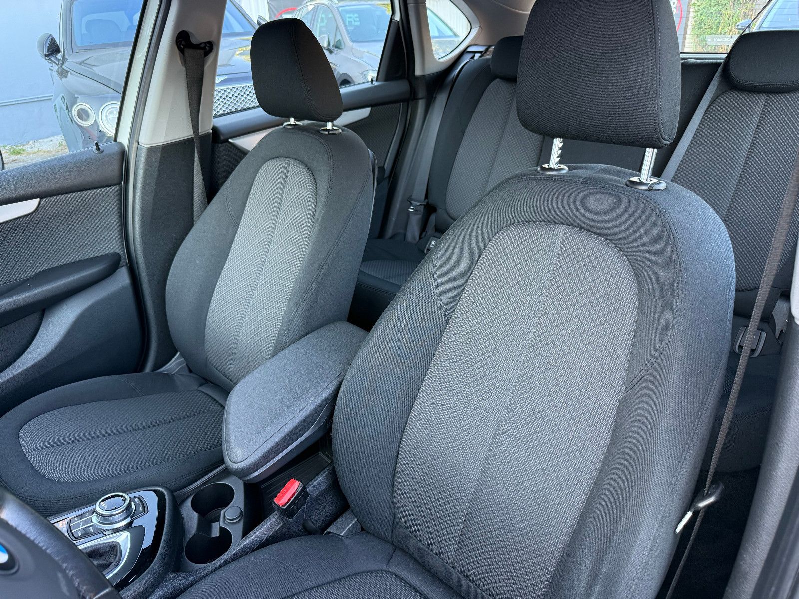 Fahrzeugabbildung BMW 225 Baureihe 2 Active Tourer 225 xe Advantage