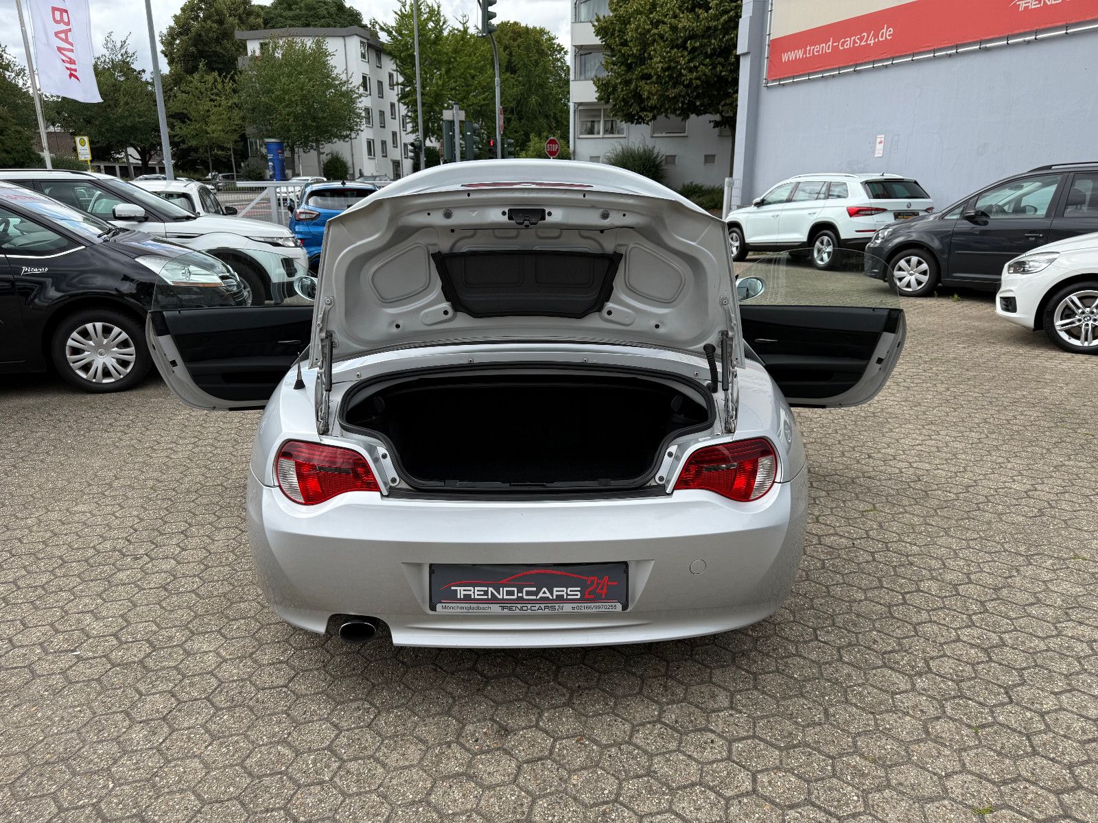 Fahrzeugabbildung BMW Z4 Baureihe Z4 Roadster 2.0i