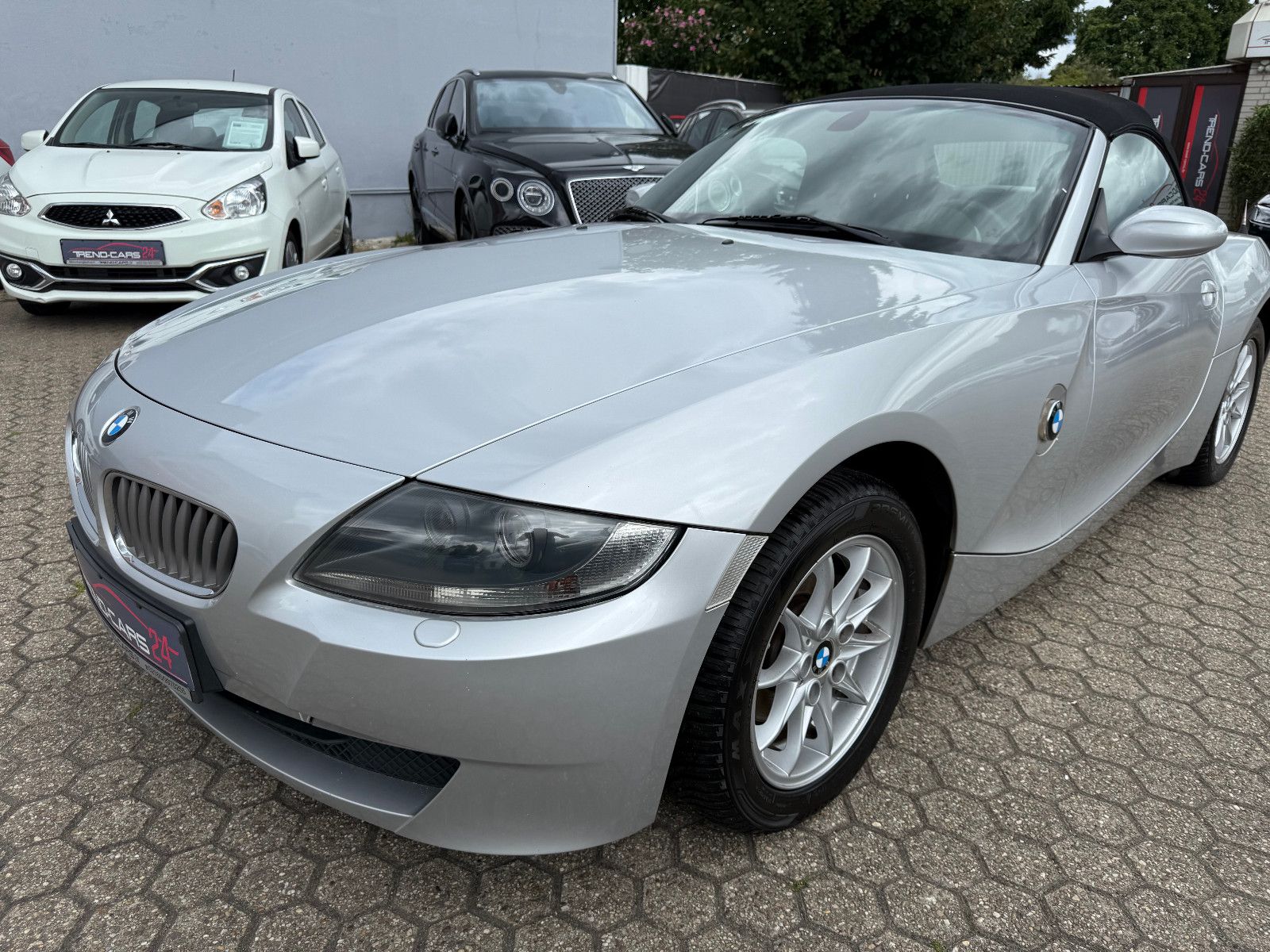 Fahrzeugabbildung BMW Z4 Baureihe Z4 Roadster 2.0i