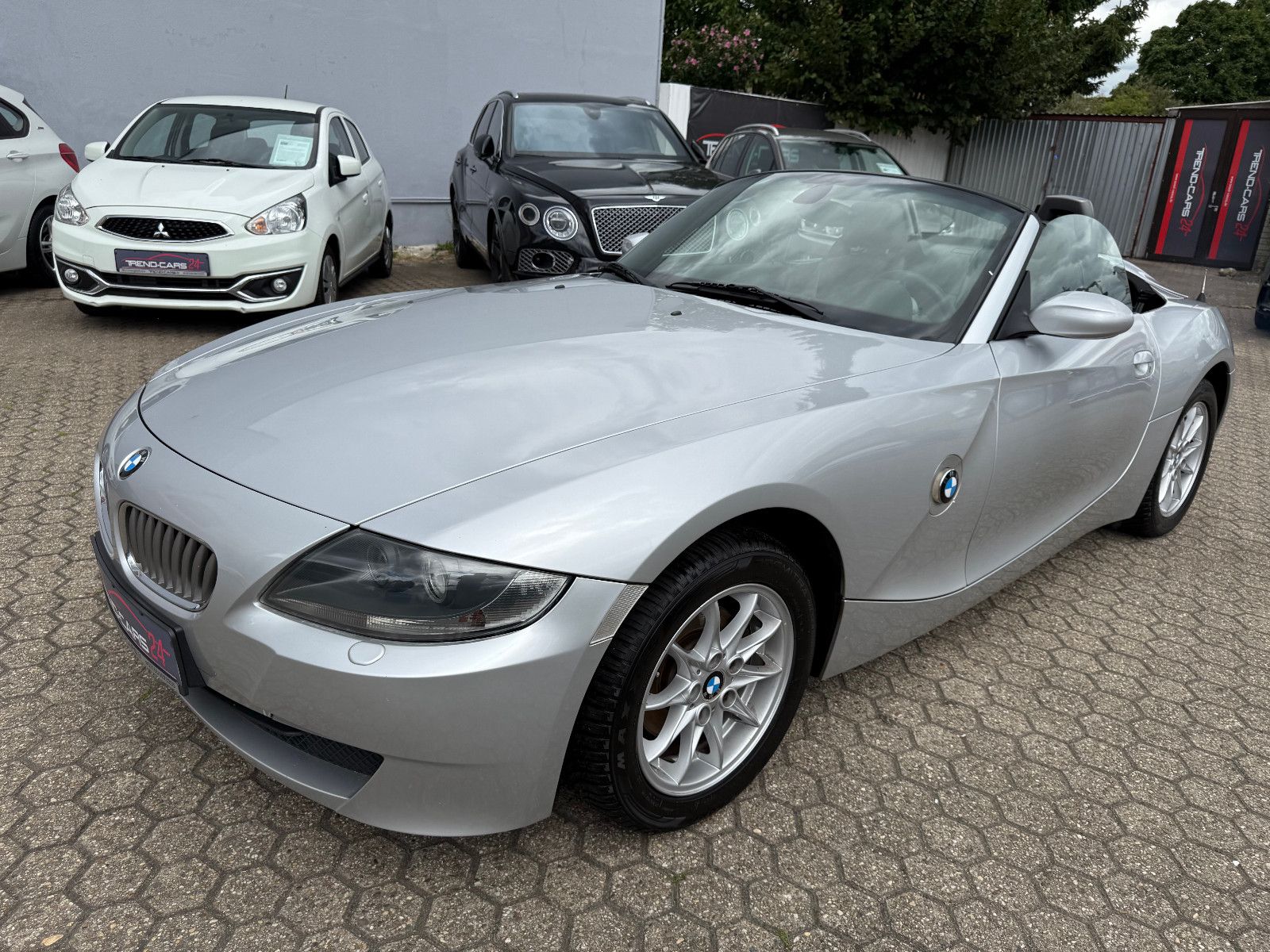 Fahrzeugabbildung BMW Z4 Baureihe Z4 Roadster 2.0i