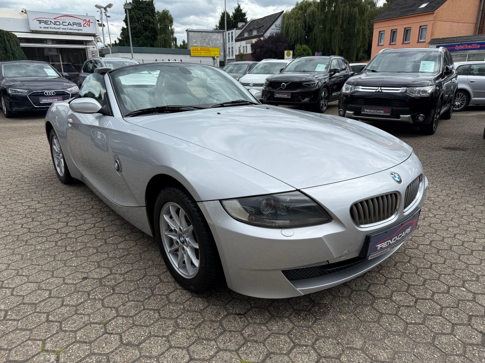 Fahrzeugabbildung BMW Z4 Baureihe Z4 Roadster 2.0i