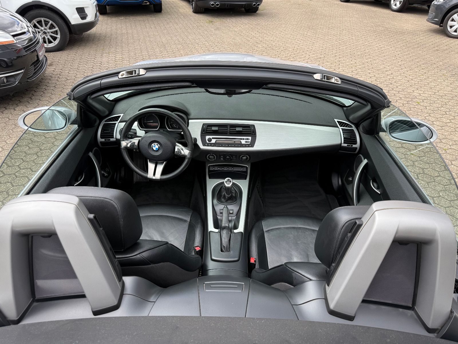Fahrzeugabbildung BMW Z4 Baureihe Z4 Roadster 2.0i