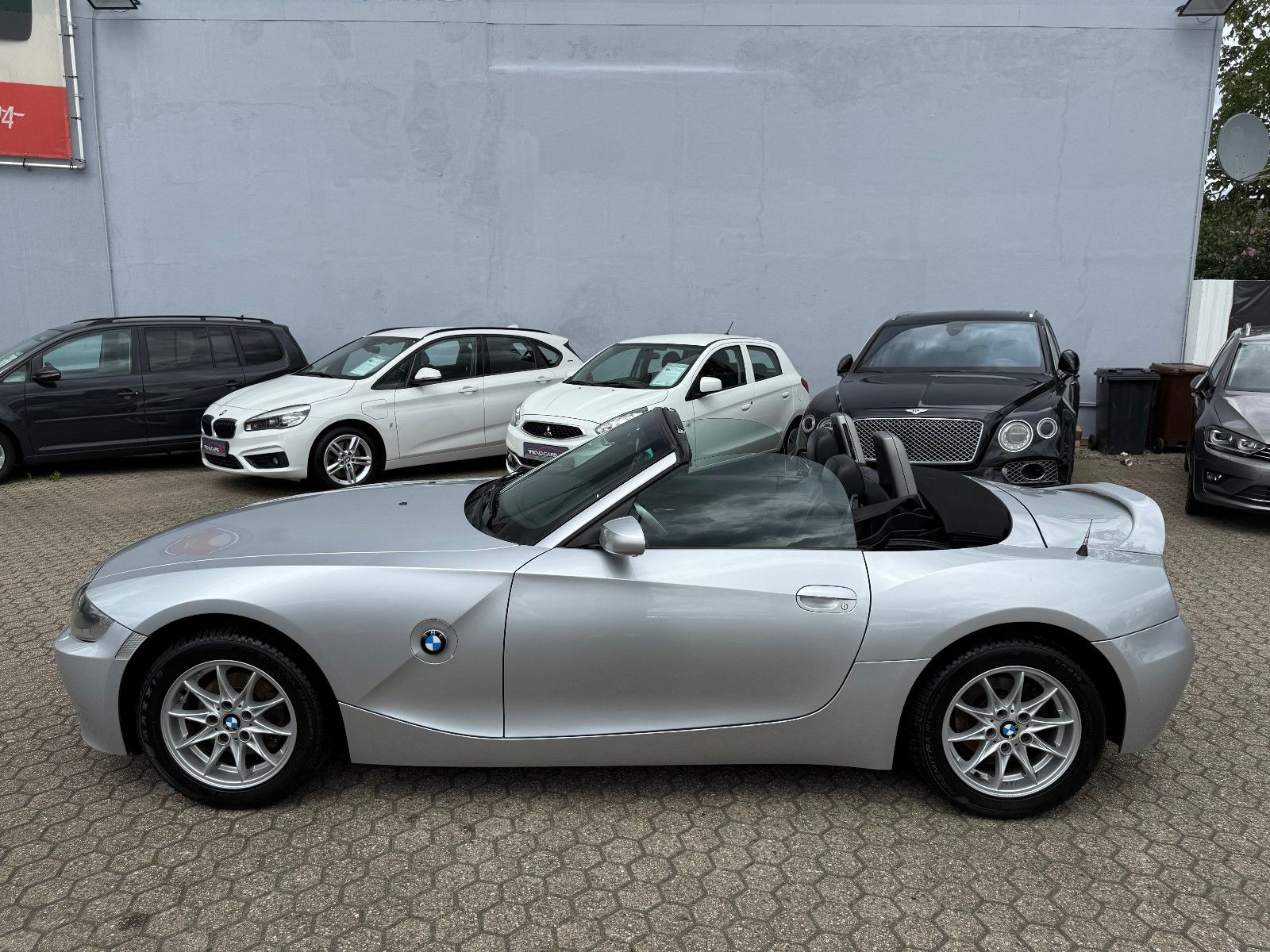 Fahrzeugabbildung BMW Z4 Baureihe Z4 Roadster 2.0i