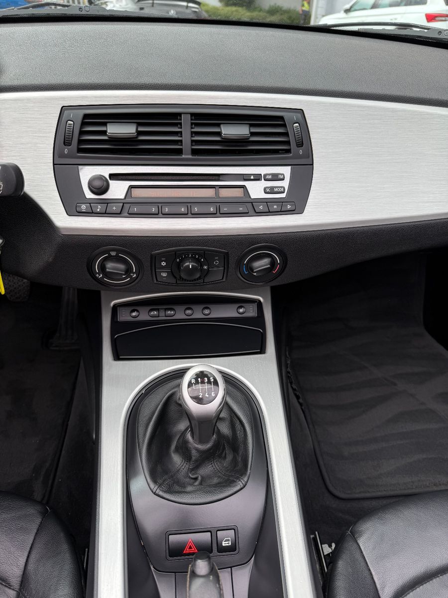 Fahrzeugabbildung BMW Z4 Baureihe Z4 Roadster 2.0i