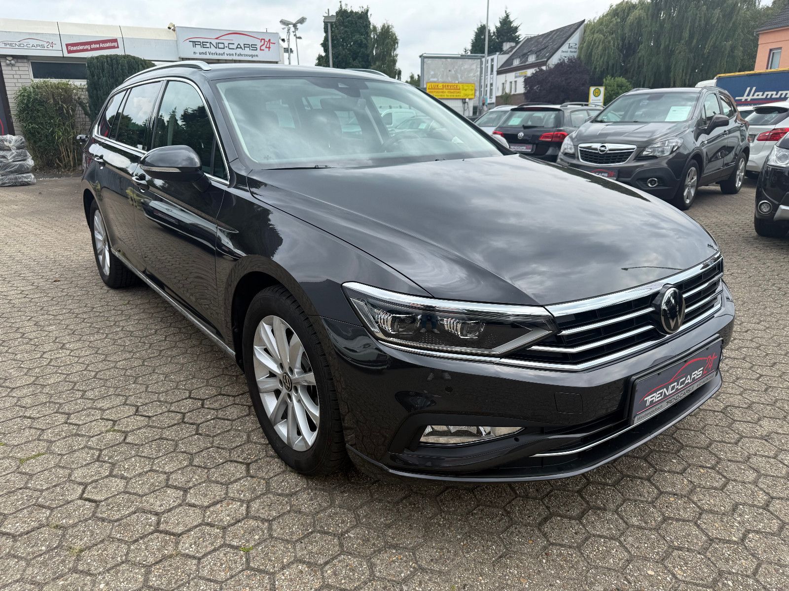 Fahrzeugabbildung Volkswagen Passat Variant Elegance **ACC** Automatik