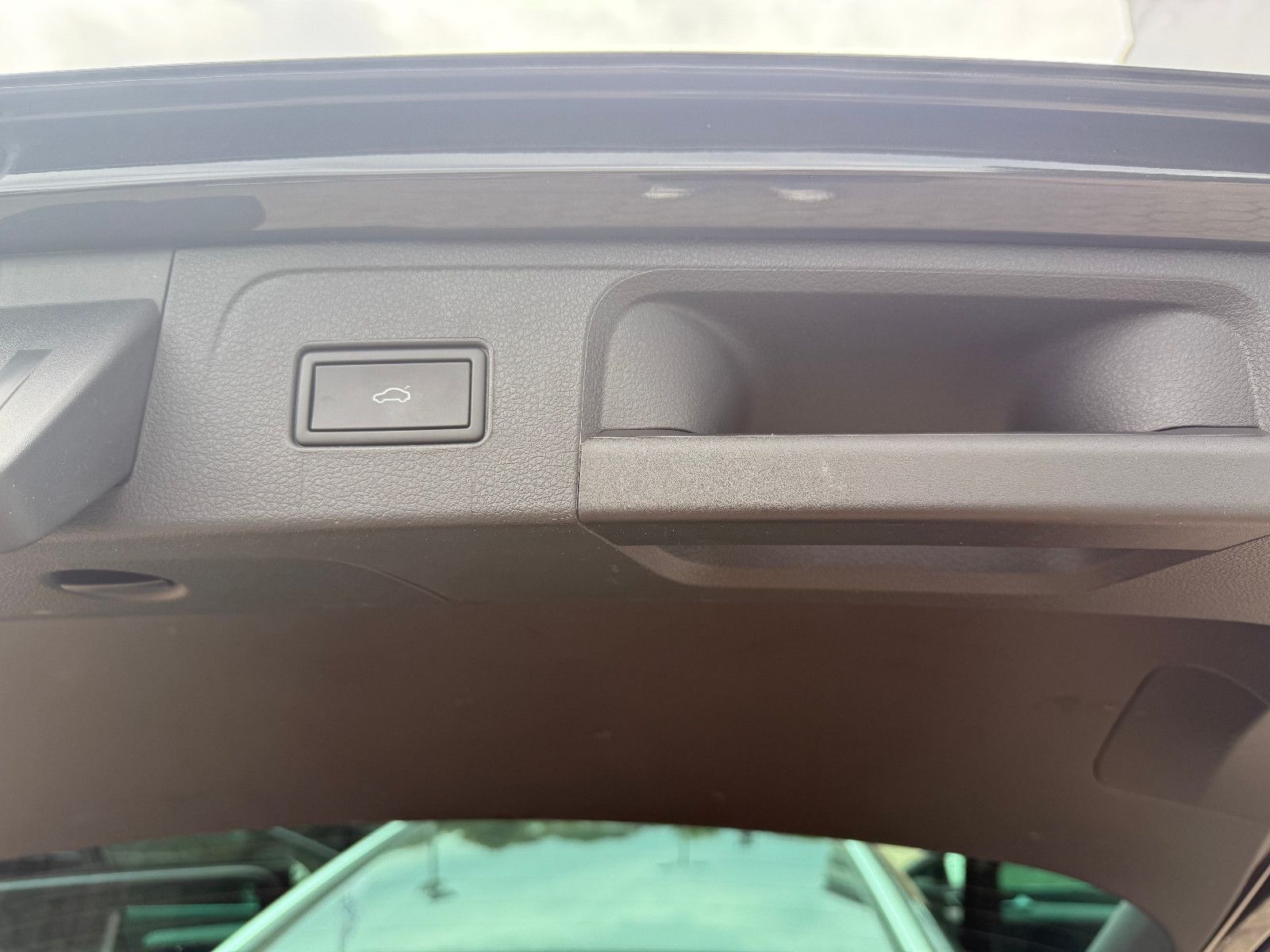 Fahrzeugabbildung Volkswagen Passat Variant Elegance **ACC** Automatik