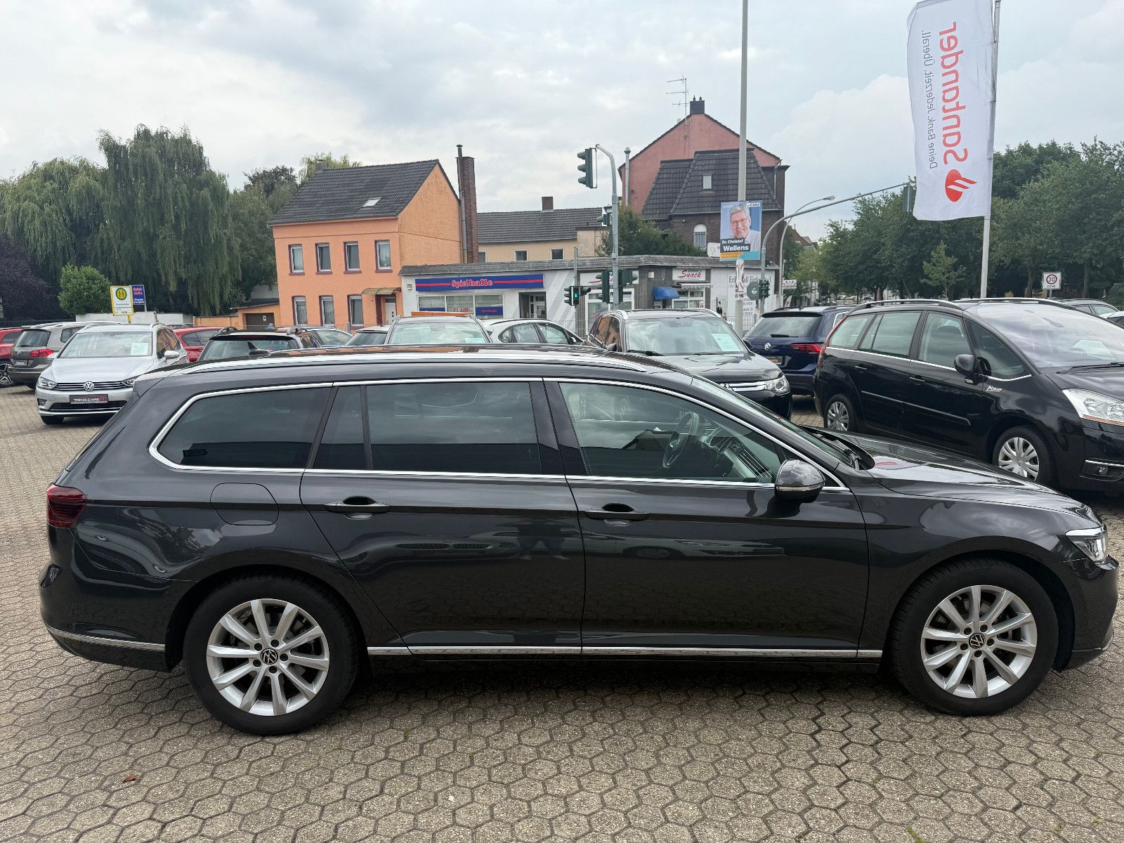Fahrzeugabbildung Volkswagen Passat Variant Elegance **ACC** Automatik
