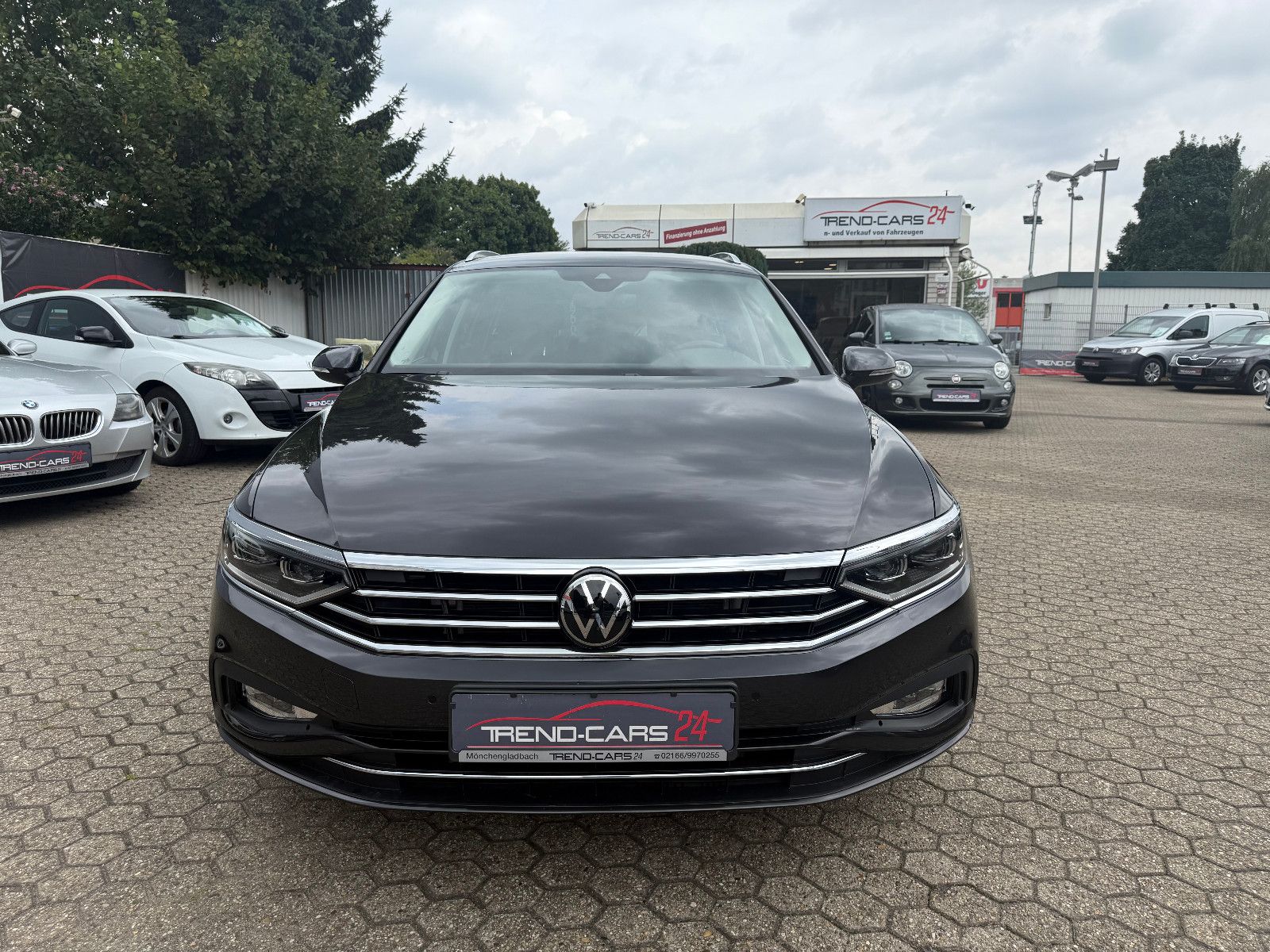 Fahrzeugabbildung Volkswagen Passat Variant Elegance **ACC** Automatik