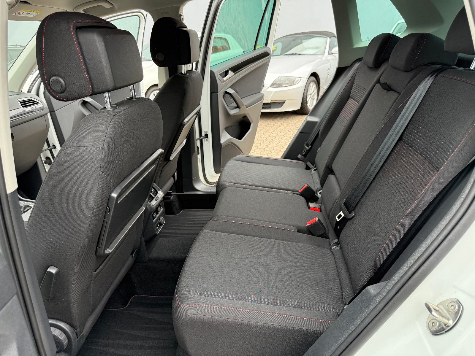 Fahrzeugabbildung Volkswagen Tiguan Sound BMT/Start-Stopp DSG Automatik