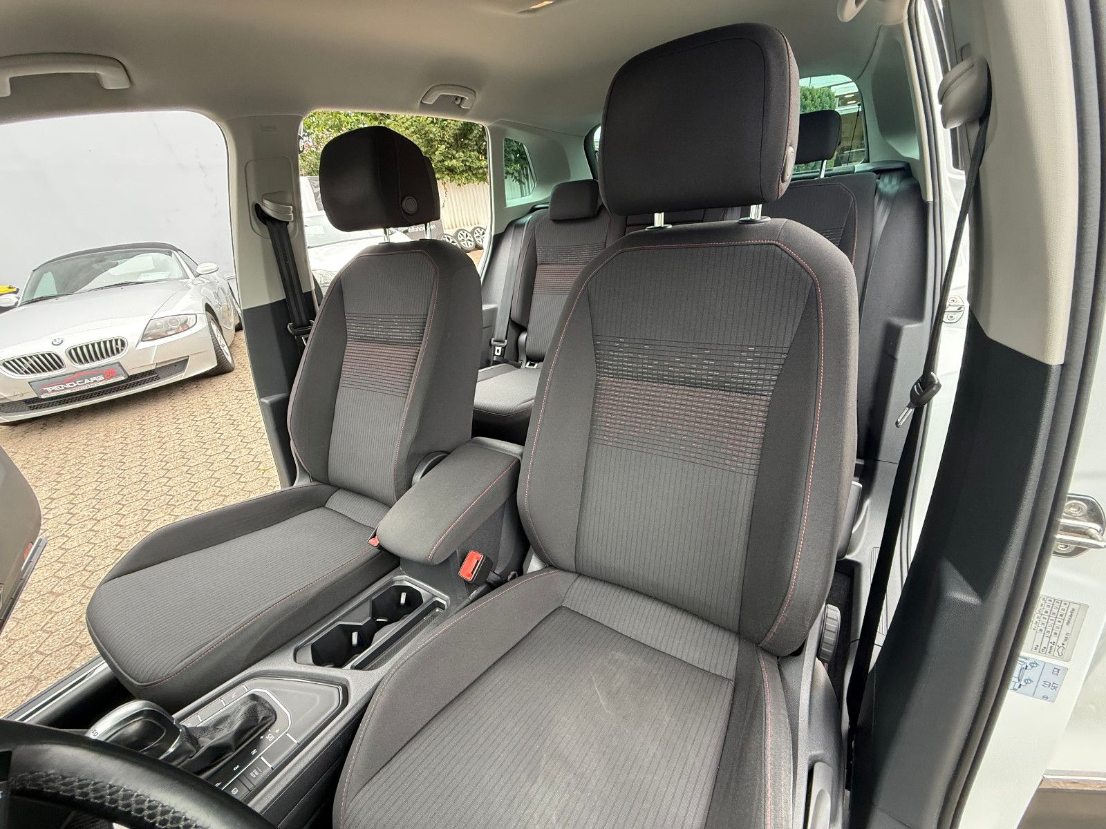 Fahrzeugabbildung Volkswagen Tiguan Sound BMT/Start-Stopp DSG Automatik