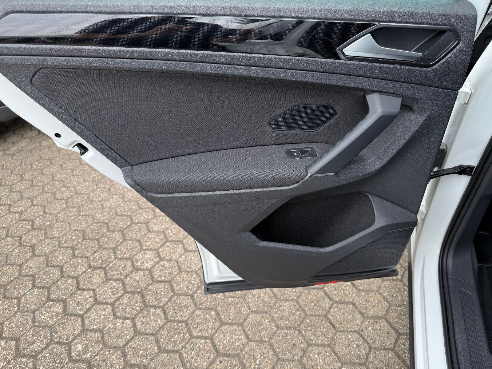Fahrzeugabbildung Volkswagen Tiguan Sound BMT/Start-Stopp DSG Automatik