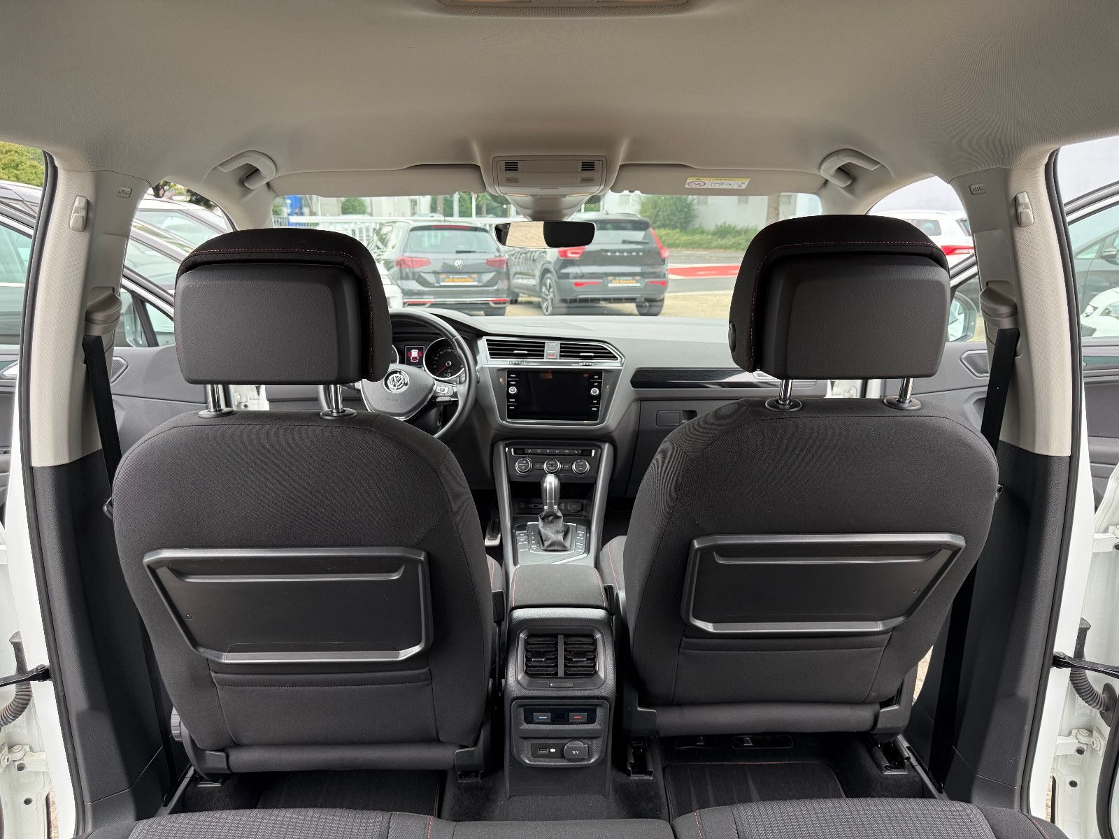 Fahrzeugabbildung Volkswagen Tiguan Sound BMT/Start-Stopp DSG Automatik