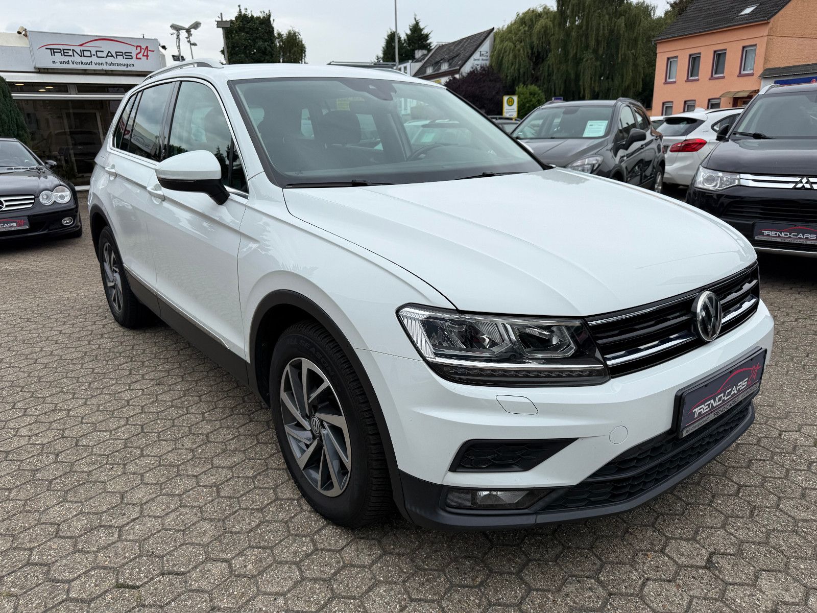 Fahrzeugabbildung Volkswagen Tiguan Sound BMT/Start-Stopp DSG Automatik