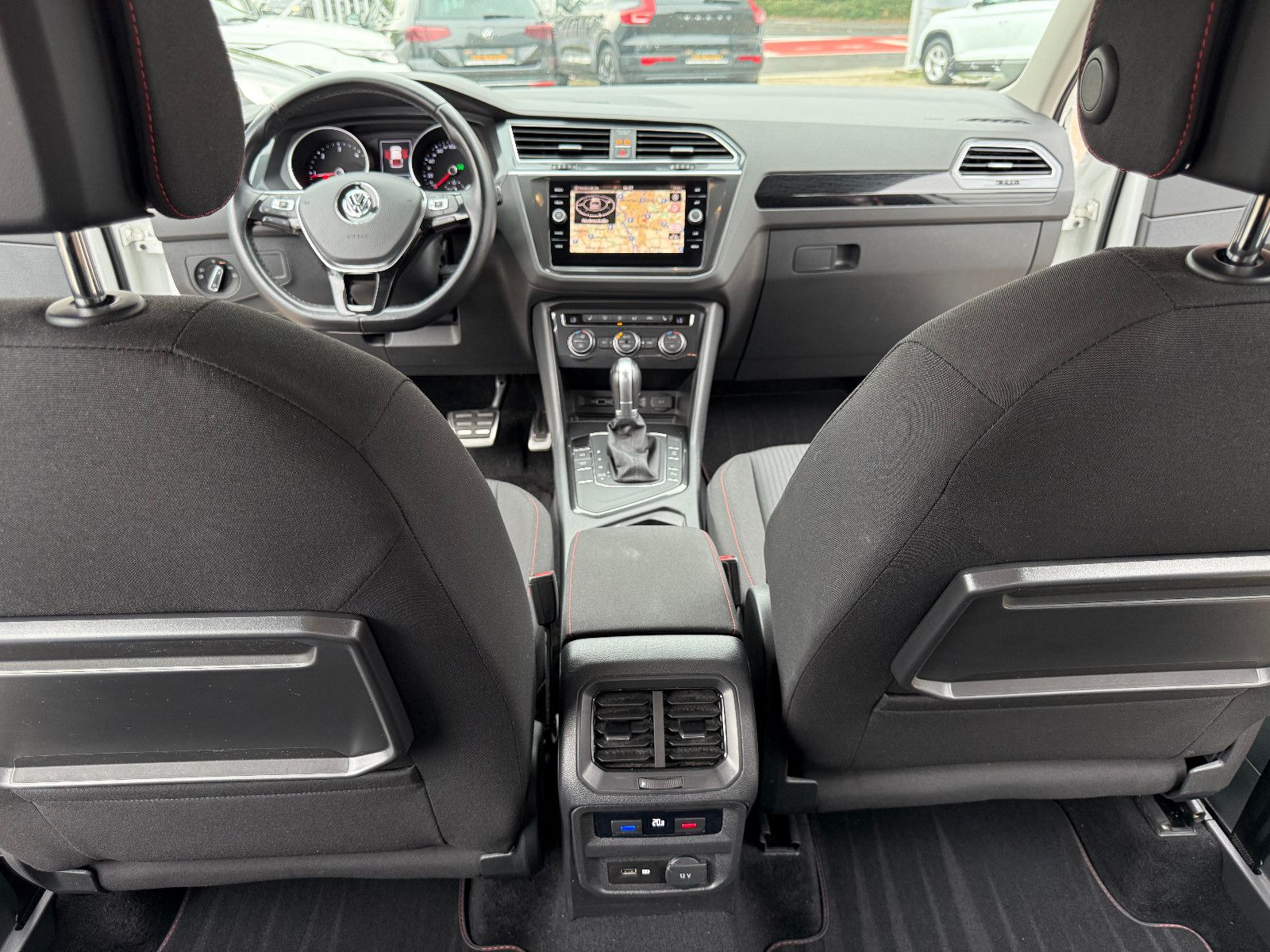 Fahrzeugabbildung Volkswagen Tiguan Sound BMT/Start-Stopp DSG Automatik