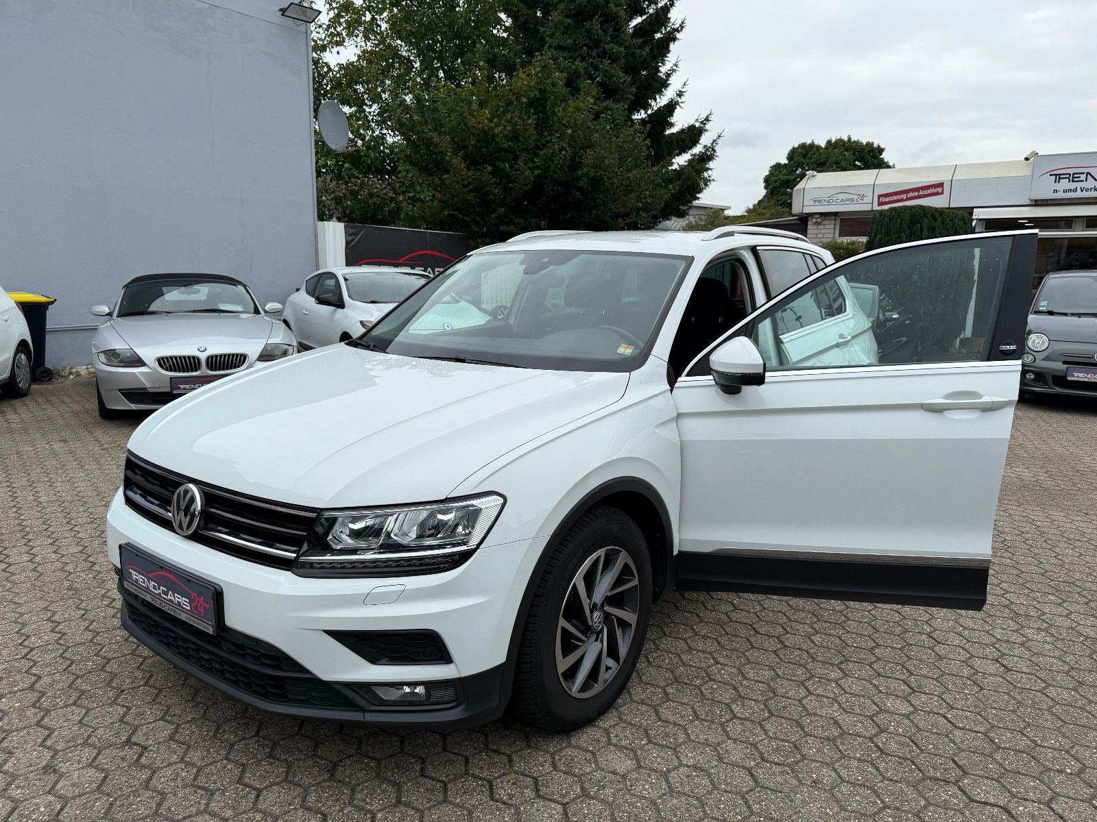 Fahrzeugabbildung Volkswagen Tiguan Sound BMT/Start-Stopp DSG Automatik