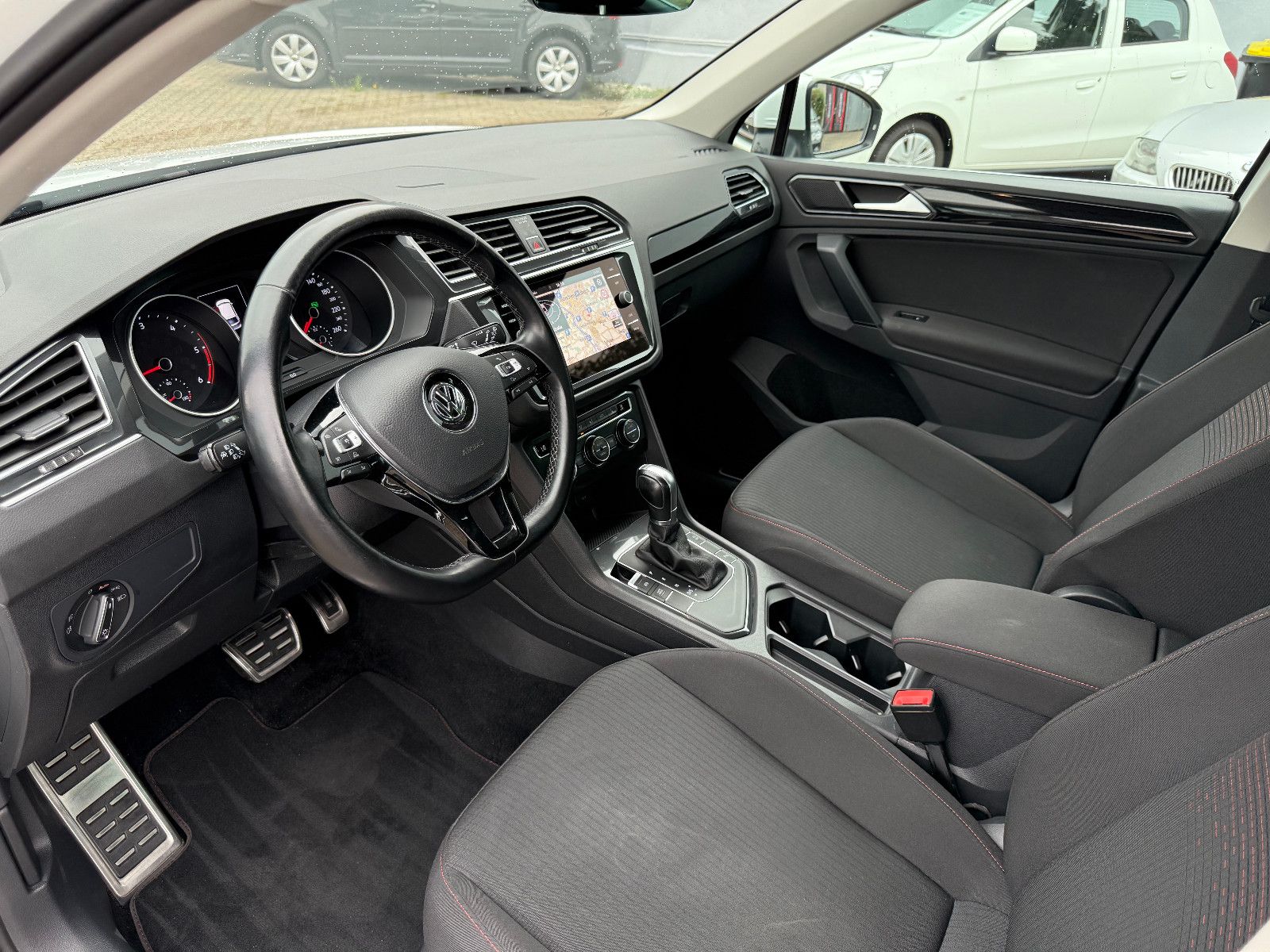 Fahrzeugabbildung Volkswagen Tiguan Sound BMT/Start-Stopp DSG Automatik