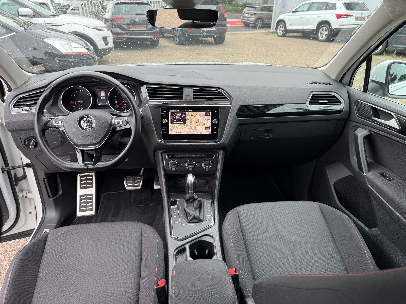 Fahrzeugabbildung Volkswagen Tiguan Sound BMT/Start-Stopp DSG Automatik