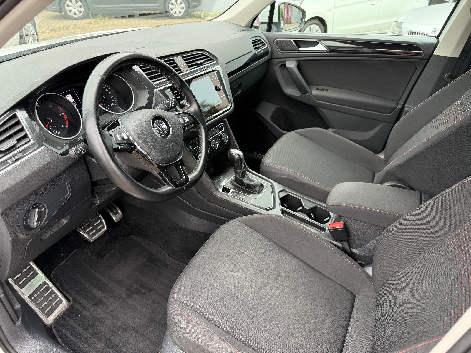 Fahrzeugabbildung Volkswagen Tiguan Sound BMT/Start-Stopp DSG Automatik