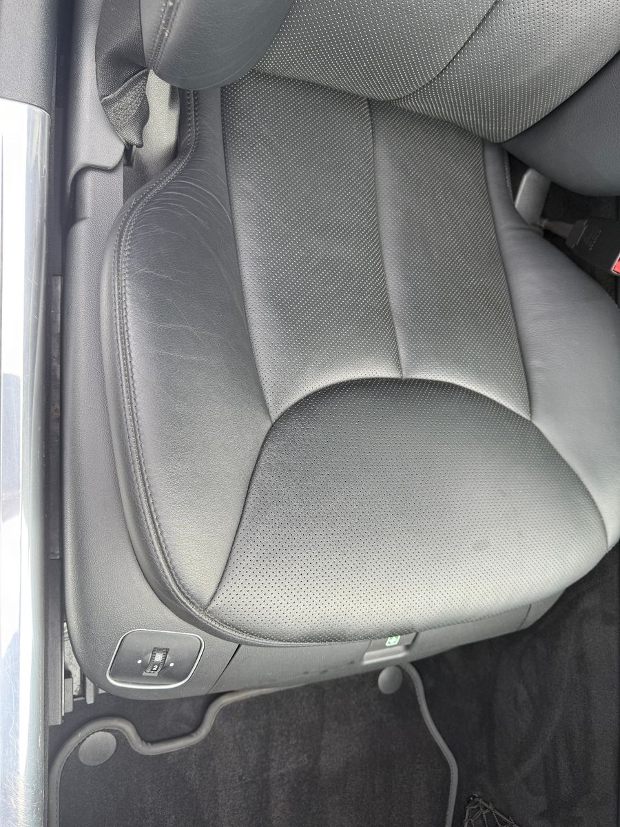 Fahrzeugabbildung Mercedes-Benz SL 350 SPORTPAKET *LEDER* DE FAHRZEUG