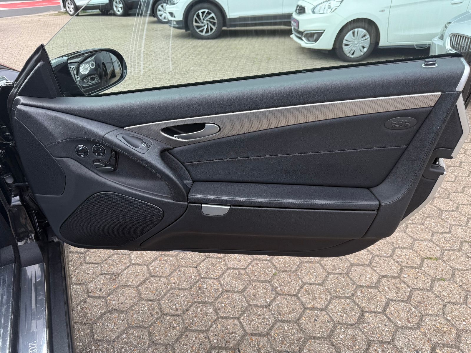 Fahrzeugabbildung Mercedes-Benz SL 350 SPORTPAKET *LEDER* DE FAHRZEUG