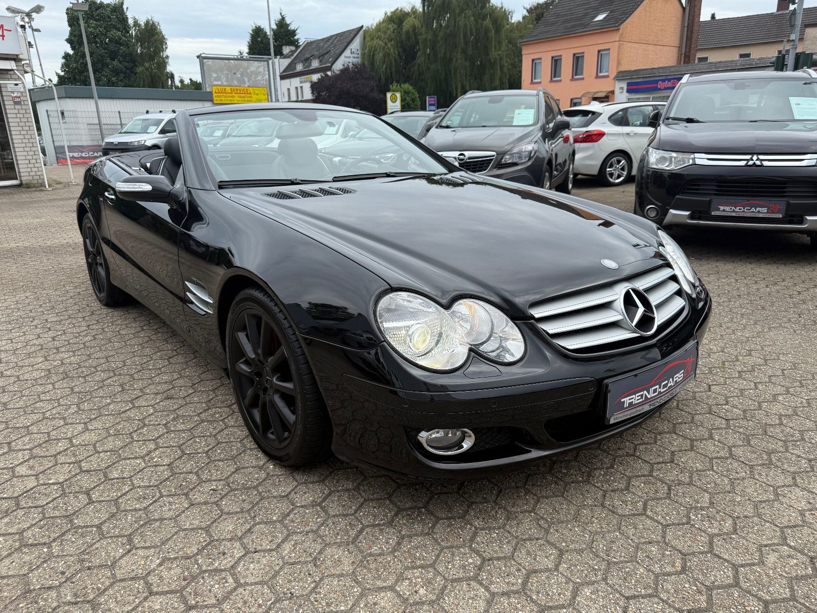 Fahrzeugabbildung Mercedes-Benz SL 350 SPORTPAKET *LEDER* DE FAHRZEUG