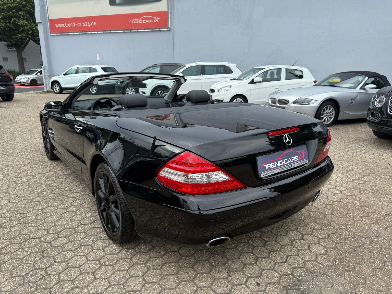 Fahrzeugabbildung Mercedes-Benz SL 350 SPORTPAKET *LEDER* DE FAHRZEUG