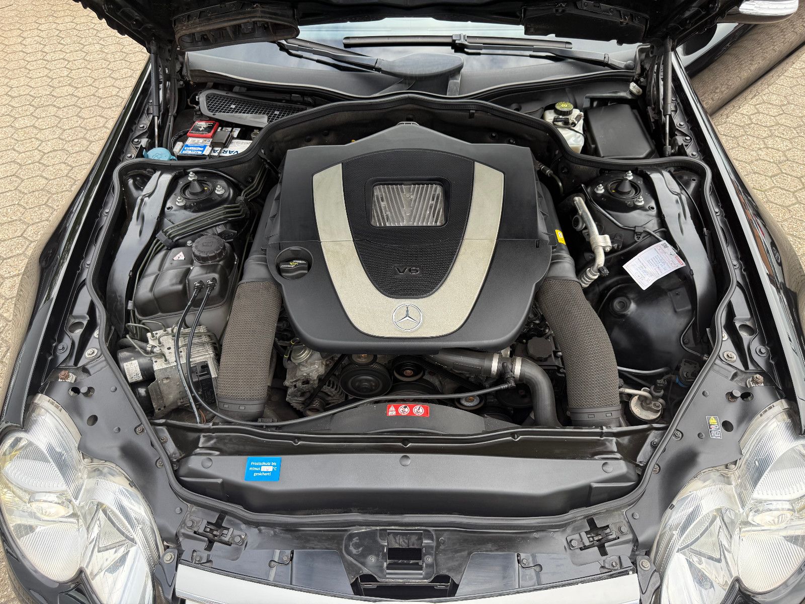 Fahrzeugabbildung Mercedes-Benz SL 350 SPORTPAKET *LEDER* DE FAHRZEUG