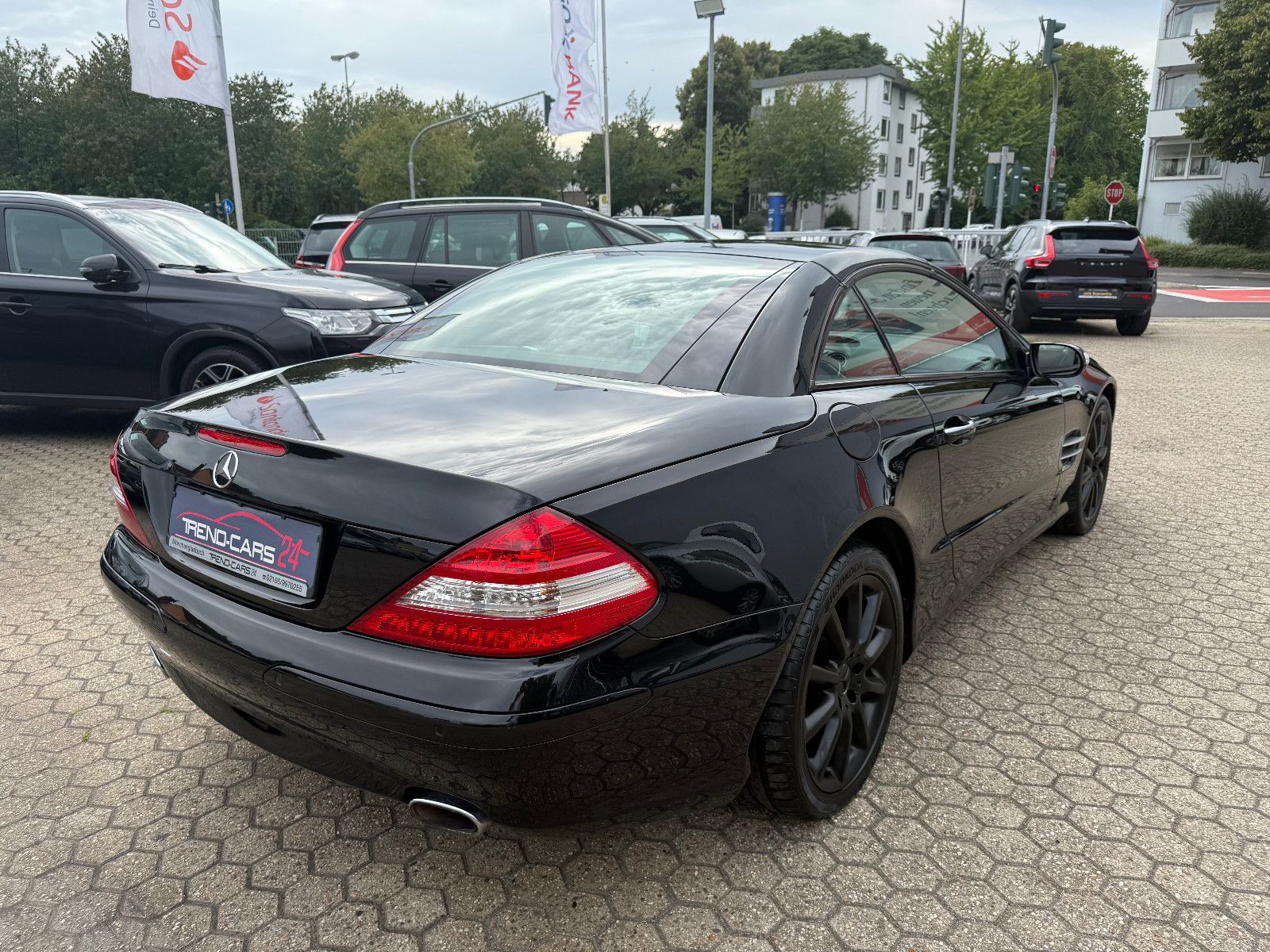 Fahrzeugabbildung Mercedes-Benz SL 350 SPORTPAKET *LEDER* DE FAHRZEUG