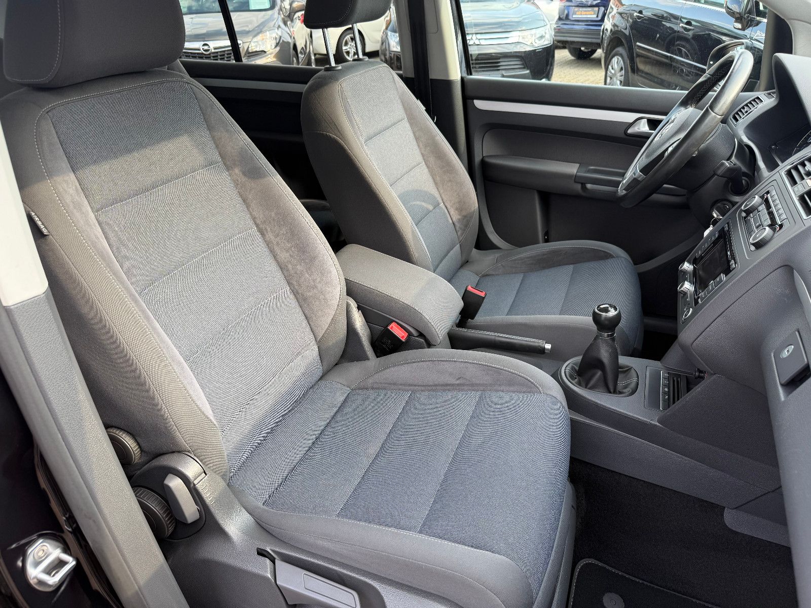 Fahrzeugabbildung Volkswagen Touran Style BMT*Tempomat*Navi*7 Sitzer*