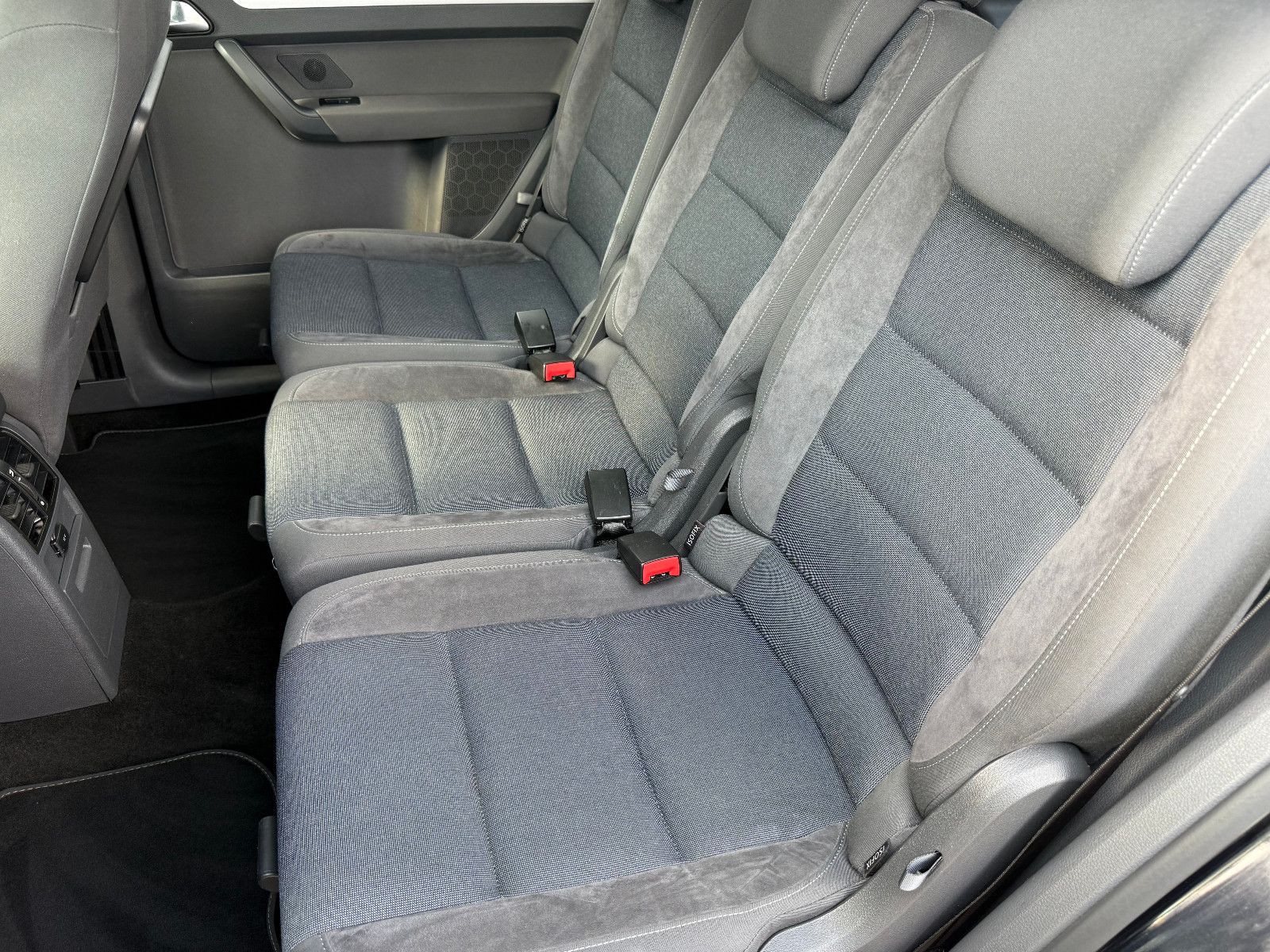Fahrzeugabbildung Volkswagen Touran Style BMT*Tempomat*Navi*7 Sitzer*