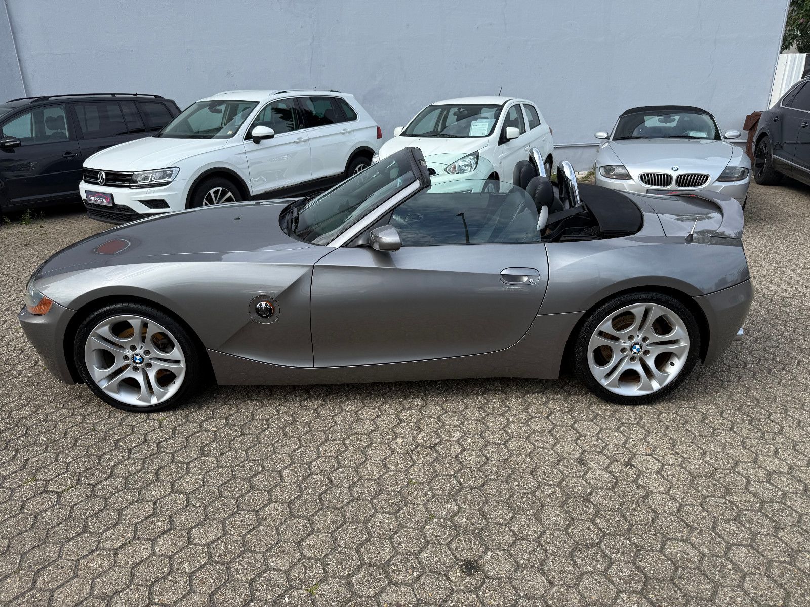 Fahrzeugabbildung BMW Z4 Baureihe Z4 Roadster 3.0i