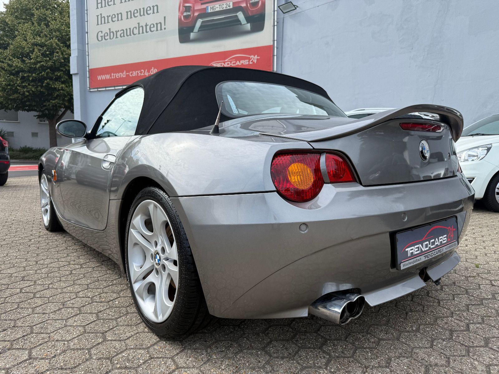 Fahrzeugabbildung BMW Z4 Baureihe Z4 Roadster 3.0i