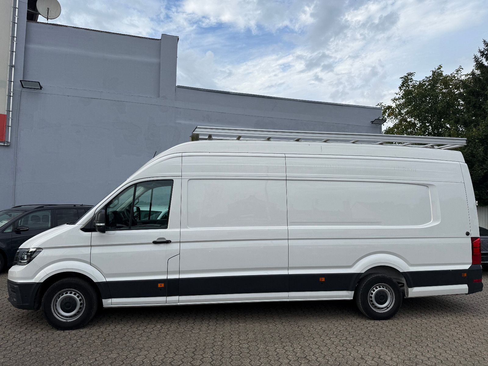 Fahrzeugabbildung Volkswagen Crafter Kasten 35 lang plus Superhochdach L5H4