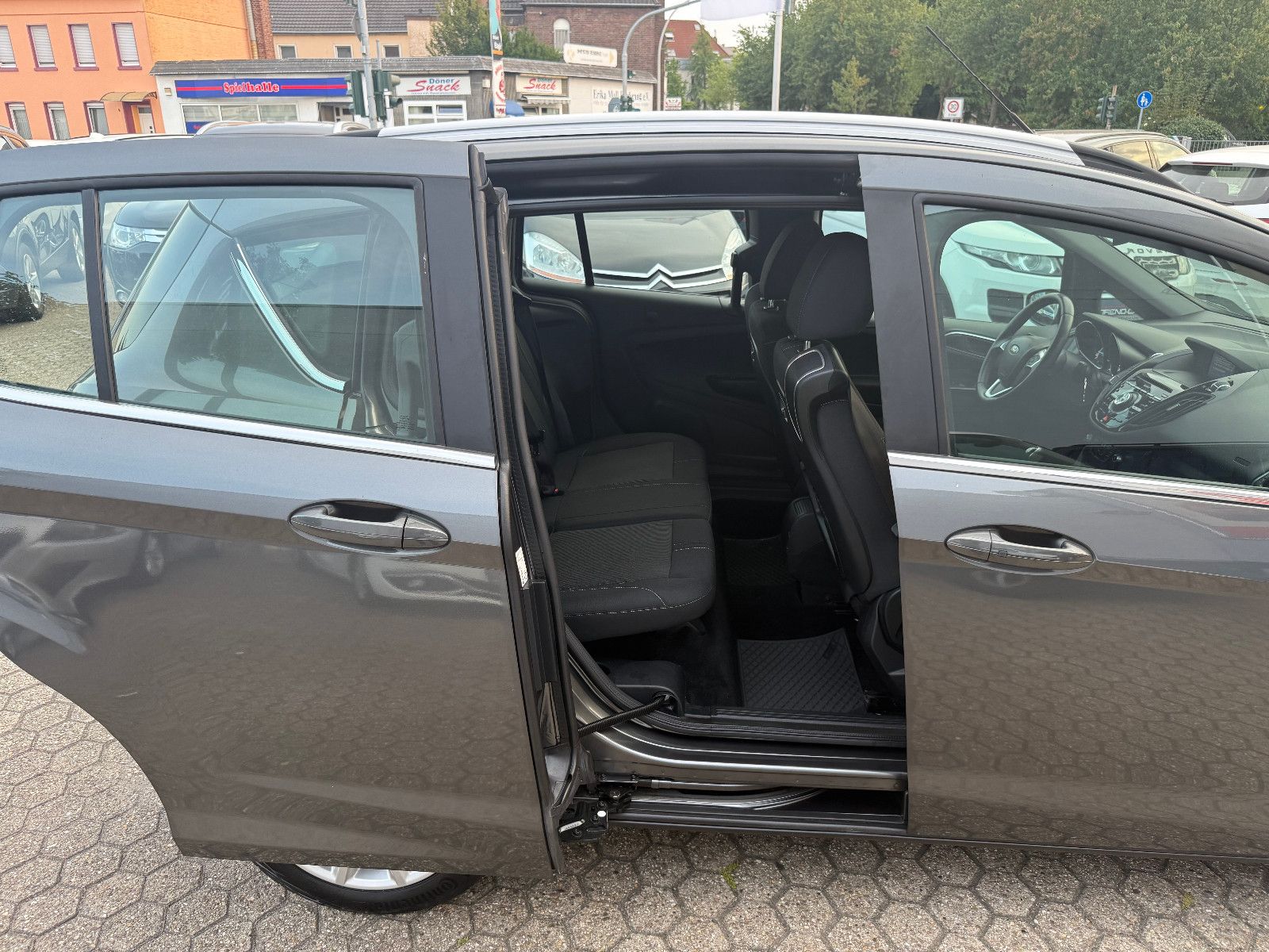 Fahrzeugabbildung Ford B-Max B-MAX Titanium