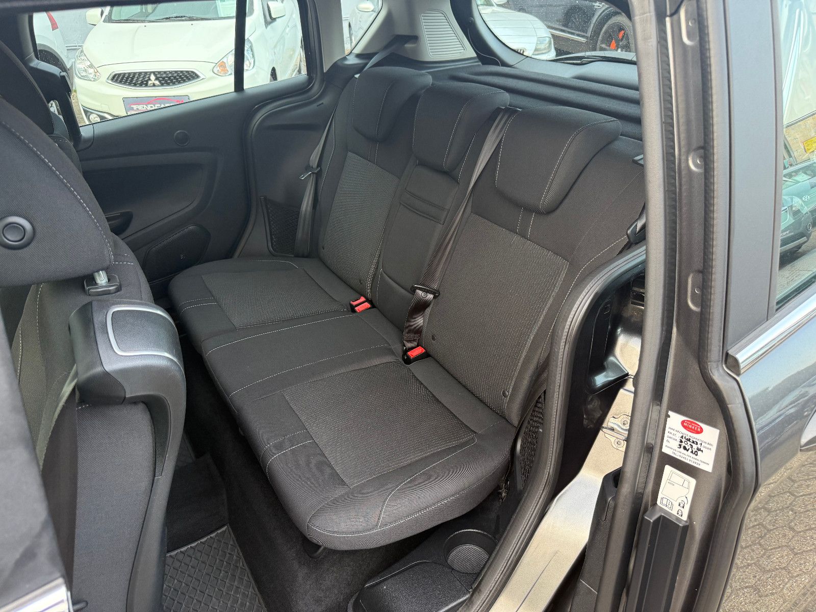 Fahrzeugabbildung Ford B-Max B-MAX Titanium