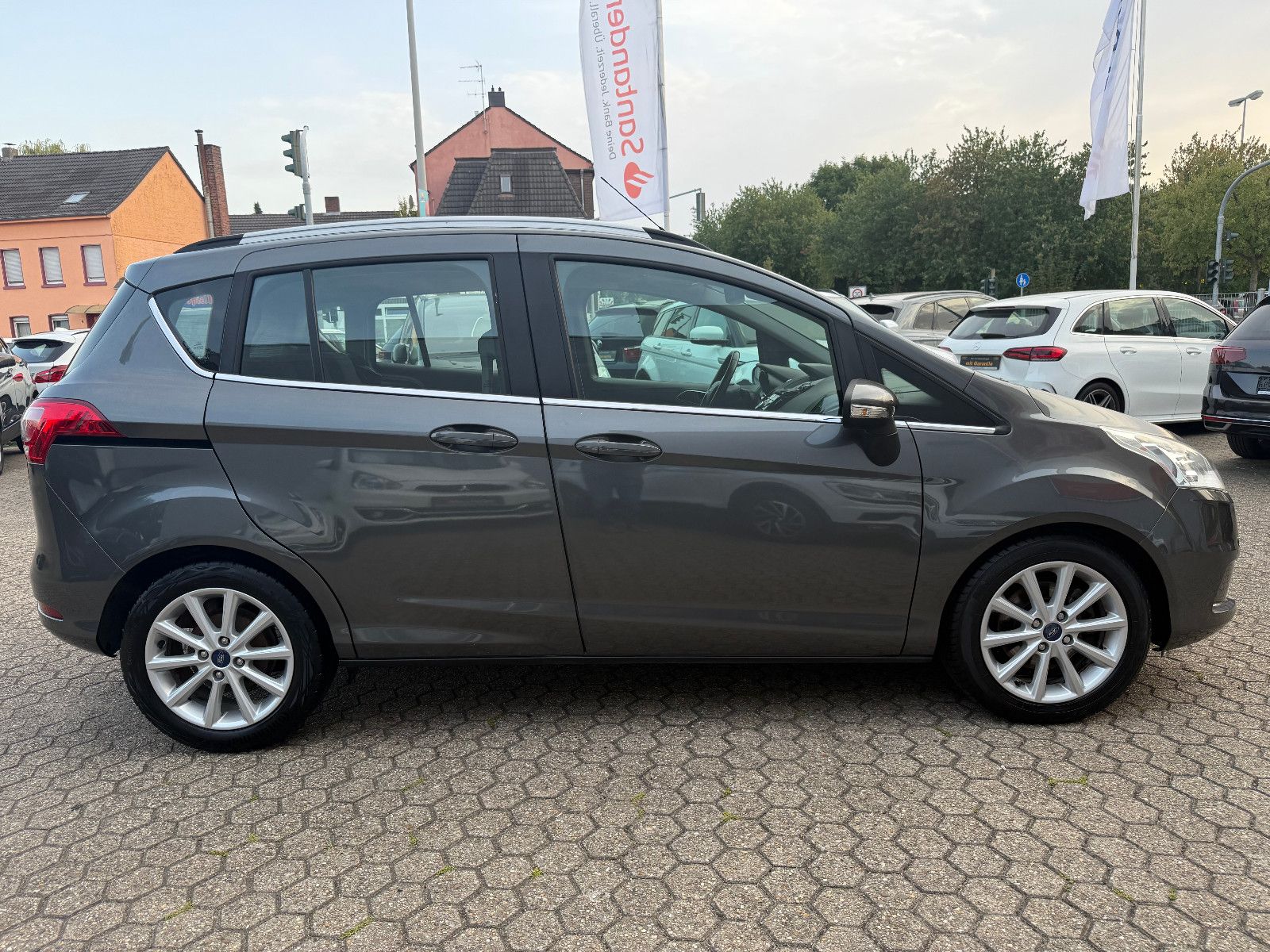 Fahrzeugabbildung Ford B-Max B-MAX Titanium
